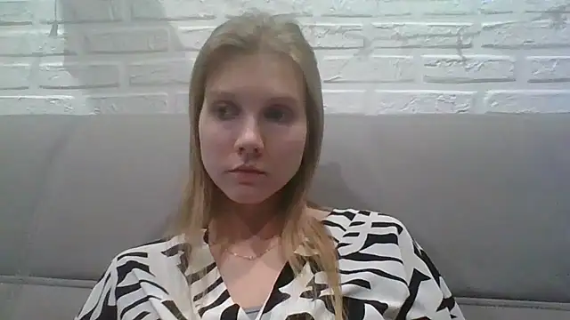 Snapshot of MaryMiton chatting on October 2025 01:01:01 PM MaryMiton online show from October 2025 01:01:01 PM