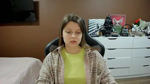 SoniNesti online show from April 2026 02:41:01 PM