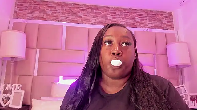 ShaniaBrownn online show from February 2026 07:40:01 PM