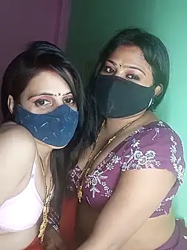 Snapshot of cutee__crazy chatting on October 2025 06:07:01 PM cutee  crazy online show from October 2025 06:07:01 PM