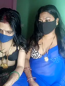 Snapshot of cutee__crazy chatting on October 2025 05:44:02 PM cutee  crazy online show from October 2025 05:44:02 PM