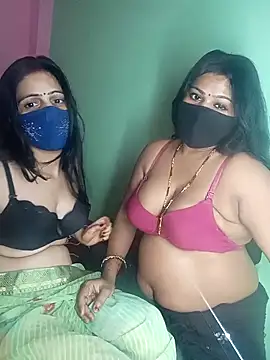 Snapshot of cutee__crazy chatting on October 2025 05:47:01 PM cutee  crazy online show from October 2025 05:47:01 PM