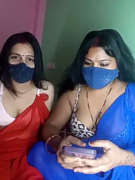 Snapshot of cutee__crazy chatting on October 2025 05:46:02 PM cutee  crazy online show from October 2025 05:46:02 PM