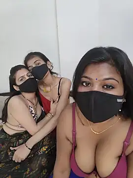 Snapshot of cutee__crazy chatting on June 2026 11:23:02 AM cutee crazy online show from June 2026 11:23:02 AM