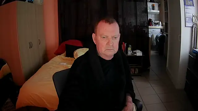 Snapshot of passifsoumis1963 chatting on November 2025 08:14:01 AM passifsoumis1963 online show from November 2025 08:14:01 AM