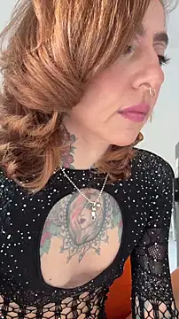 Evangelyne 1 online show from November 2025 01:06:01 PM