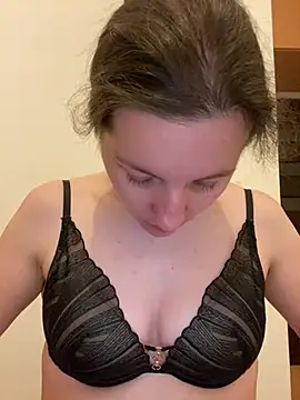 Nicole-Ray online show from April 2026 08:11:01 PM