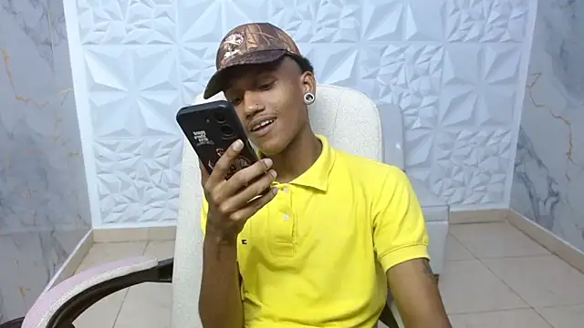 Snapshot of ManSant chatting on April 2026 06:10:02 PM ManSant online show from April 2026 06:10:02 PM