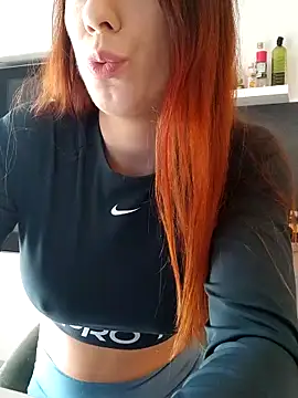 Snapshot of clara-francaise chatting on June 2026 01:43:01 PM clara-francaise online show from June 2026 01:43:01 PM