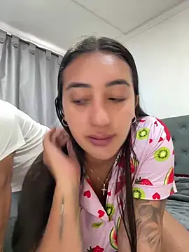 Snapshot of Hannahoff chatting on February 2026 01:21:02 PM Hannahoff online show from February 2026 01:21:02 PM