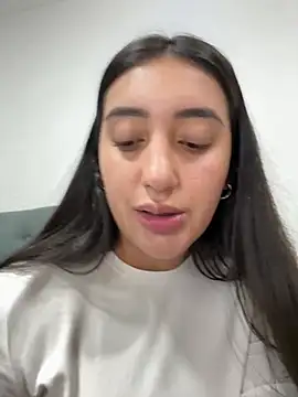 Snapshot of Hannahoff chatting on February 2026 04:11:01 AM Hannahoff online show from February 2026 04:11:01 AM