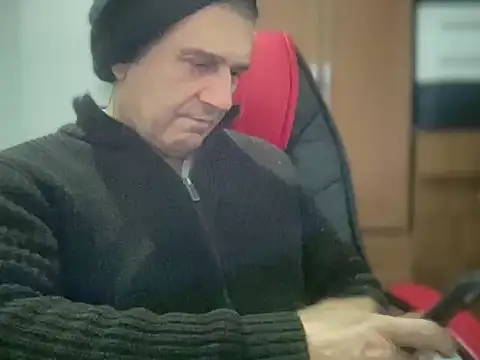 Snapshot of ALPHANDRE chatting on February 2026 06:33:02 PM ALPHANDRE online show from February 2026 06:33:02 PM