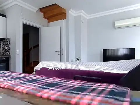 Snapshot of ALPHANDRE chatting on March 2026 06:28:02 AM ALPHANDRE online show from March 2026 06:28:02 AM