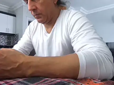 Snapshot of ALPHANDRE chatting on April 2026 07:06:02 AM ALPHANDRE online show from April 2026 07:06:02 AM