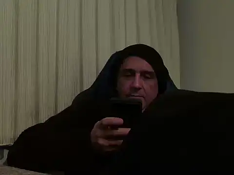 Snapshot of ALPHANDRE chatting on April 2026 07:23:02 PM ALPHANDRE online show from April 2026 07:23:02 PM