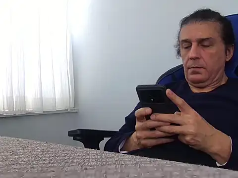 Snapshot of ALPHANDRE chatting on April 2026 07:28:01 AM ALPHANDRE online show from April 2026 07:28:01 AM