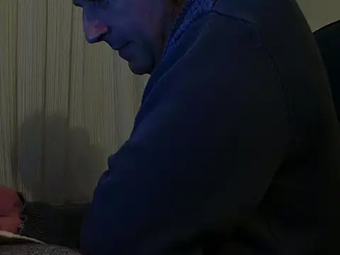 Snapshot of ALPHANDRE chatting on April 2026 06:52:01 PM ALPHANDRE online show from April 2026 06:52:01 PM