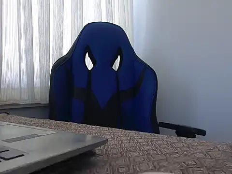 Snapshot of ALPHANDRE chatting on April 2026 11:04:01 AM ALPHANDRE online show from April 2026 11:04:01 AM