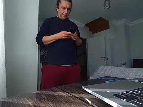 Snapshot of ALPHANDRE chatting on April 2026 06:08:01 AM ALPHANDRE online show from April 2026 06:08:01 AM