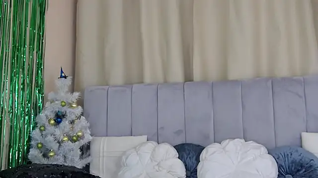 Barbie Blond  online show from December 2024 07:06:02 AM