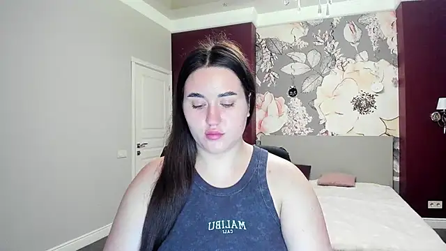 Roxie Bradley online show from November 2025 06:47:02 AM