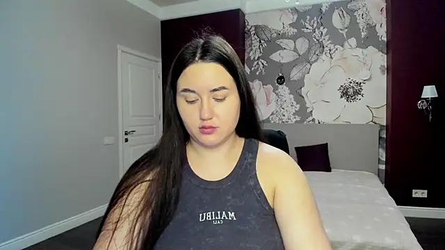 Roxie Bradley online show from December 2025 06:42:02 AM