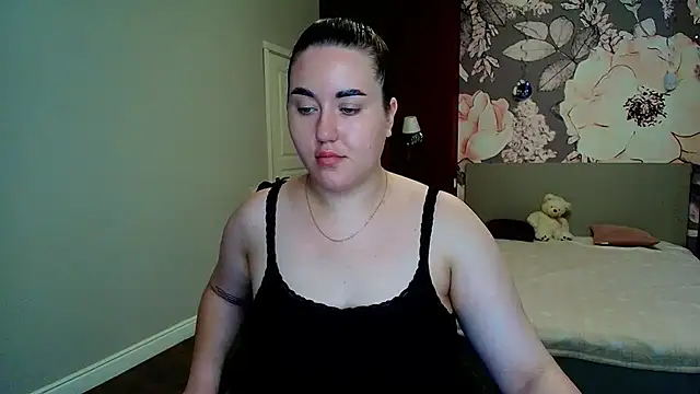 Snapshot of Roxie_Bradley chatting on July 2026 05:45:02 AM Roxie Bradley online show from July 2026 05:45:02 AM