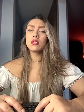 Snapshot of Im_sophiie chatting on March 2026 06:48:02 AM Im sophiie online show from March 2026 06:48:02 AM