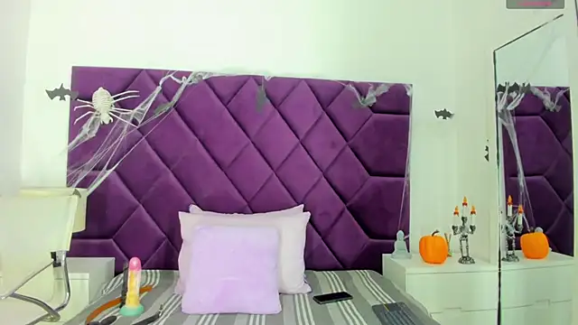 Snapshot of AlmaSean chatting on November 2025 03:38:02 AM AlmaSean online show from November 2025 03:38:02 AM