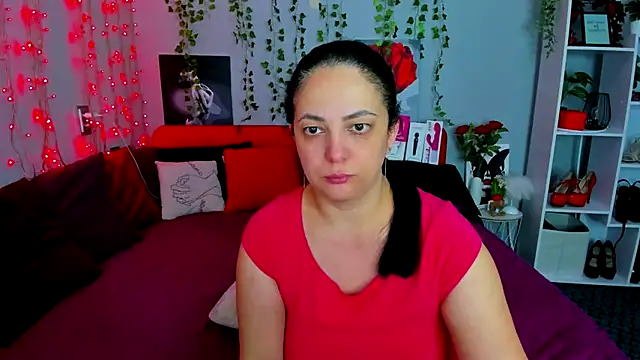 Snapshot of DarlingMilf chatting on September 2025 06:13:02 PM DarlingMilf online show from September 2025 06:13:02 PM