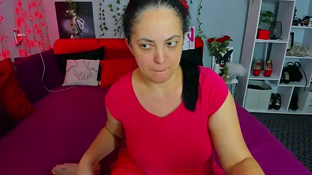 Snapshot of DarlingMilf chatting on October 2025 06:06:02 PM DarlingMilf online show from October 2025 06:06:02 PM