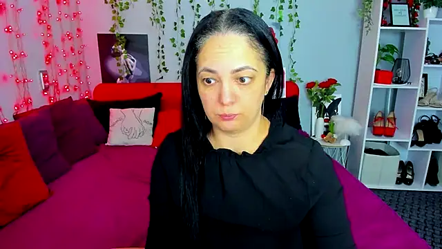 Snapshot of DarlingMilf chatting on October 2025 06:19:02 PM DarlingMilf online show from October 2025 06:19:02 PM