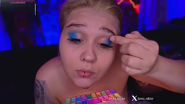 Laura takint online show from October 2025 09:15:01 PM