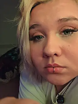 Laura takint online show from October 2025 04:29:02 AM