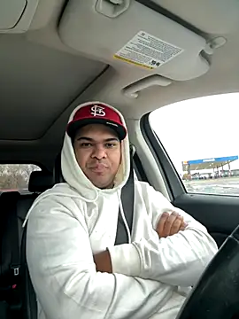 marhi32 online show from November 2025 01:42:02 PM