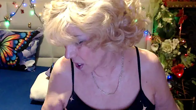 Snapshot of HappyWomanOn chatting on May 2026 09:14:01 AM HappyWomanOn online show from May 2026 09:14:01 AM