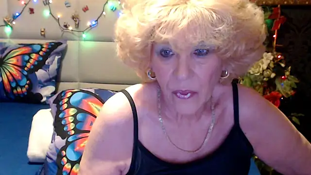 Snapshot of HappyWomanOn chatting on May 2026 09:06:01 AM HappyWomanOn online show from May 2026 09:06:01 AM
