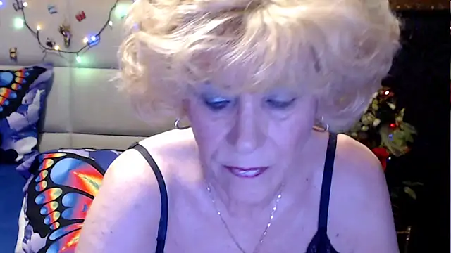 Snapshot of HappyWomanOn chatting on May 2026 09:36:01 AM HappyWomanOn online show from May 2026 09:36:01 AM