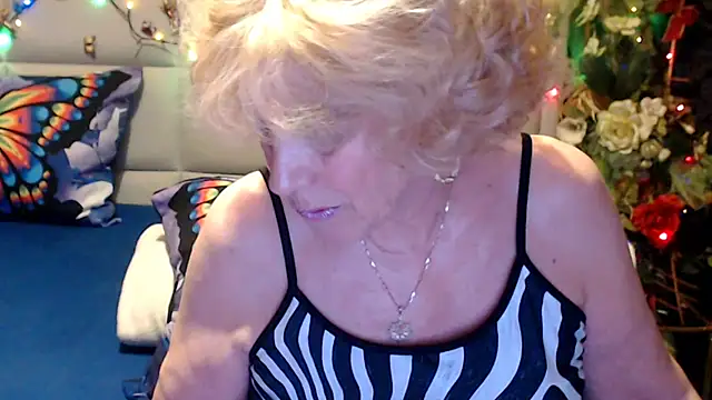 Snapshot of HappyWomanOn chatting on May 2026 09:20:01 PM HappyWomanOn online show from May 2026 09:20:01 PM