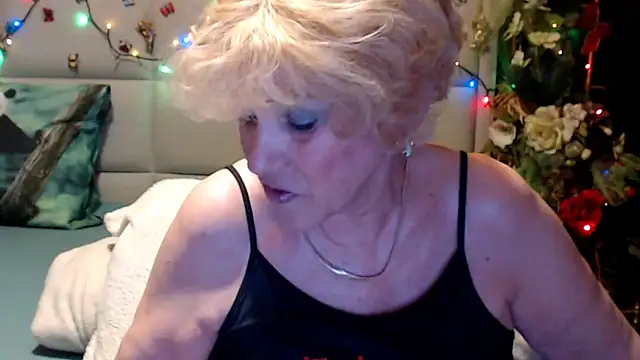 Snapshot of HappyWomanOn chatting on June 2026 08:39:02 AM HappyWomanOn online show from June 2026 08:39:02 AM