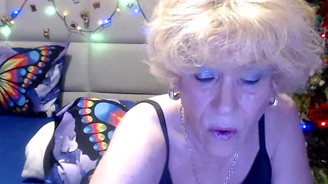 Snapshot of HappyWomanOn chatting on June 2026 08:52:01 AM HappyWomanOn online show from June 2026 08:52:01 AM