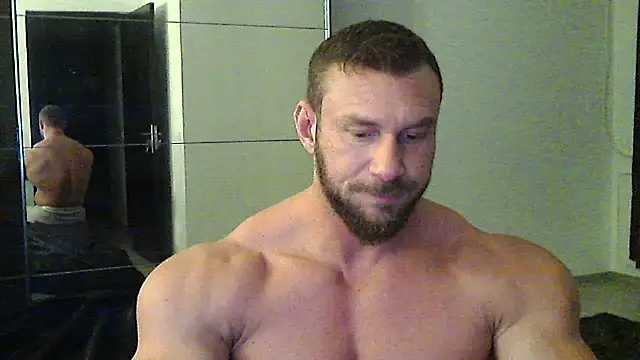 muscularkevin online show from November 2025 04:39:02 AM