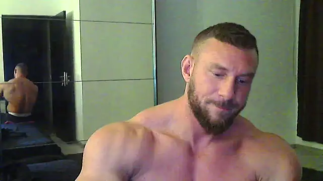 muscularkevin online show from December 2025 05:03:01 AM