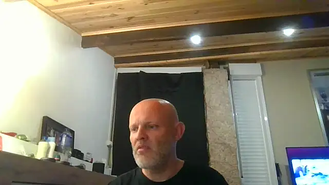 Snapshot of davigochi77bcn chatting on November 2025 07:04:02 PM davigochi77bcn online show from November 2025 07:04:02 PM