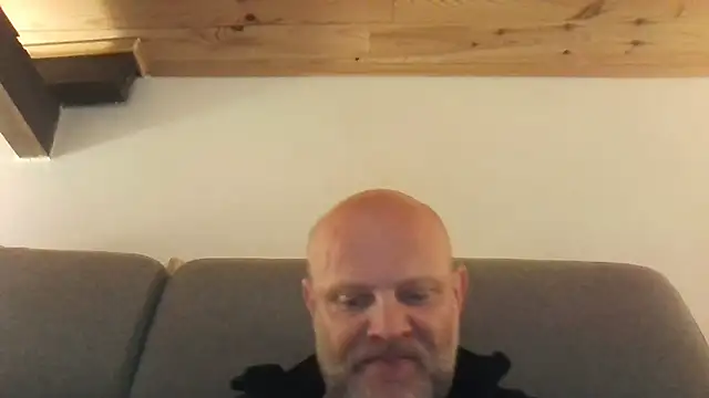 Snapshot of davigochi77bcn chatting on April 2026 07:52:01 PM davigochi77bcn online show from April 2026 07:52:01 PM