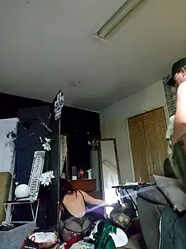 Snapshot of Hotredheadandtoungelasher chatting on October 2025 06:15:01 AM Hotredheadandtoungelasher online show from October 2025 06:15:01 AM