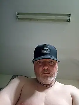 Snapshot of Hotredheadandtoungelasher chatting on December 2025 02:47:01 PM Hotredheadandtoungelasher online show from December 2025 02:47:01 PM