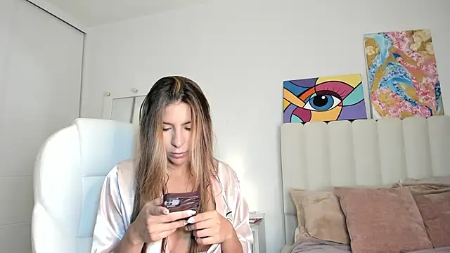 Daniela Miller  online show from September 2025 11:43:01 PM