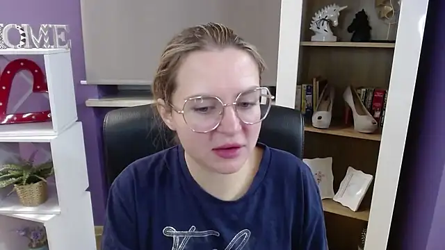 Zoey Erotic online show from November 2025 05:34:01 AM