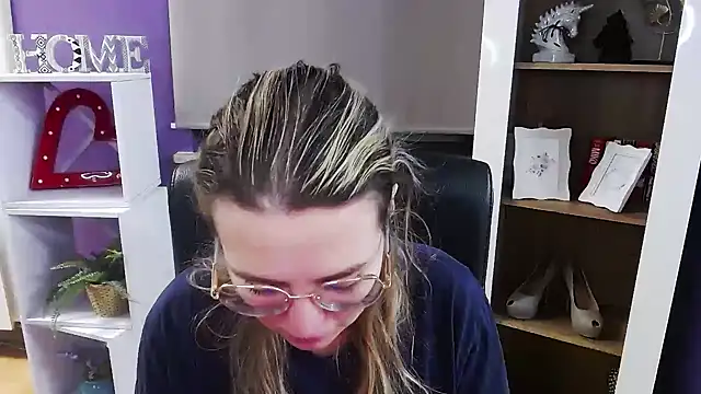 Zoey Erotic online show from December 2025 06:19:01 AM